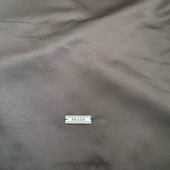 Prada - Picture 2 of 11